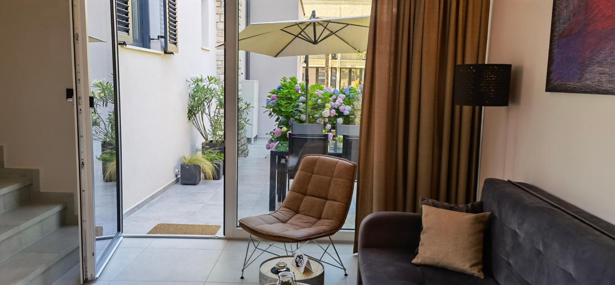 In The Very Heart Of - 50m To The Apartment