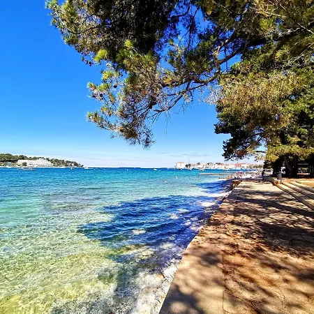 Stay In The Very Heart Of Porec - 50M To The Beach Exterior photo