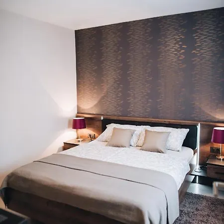 Stay In The Very Heart Of Porec - 50M To The Beach Exterior photo